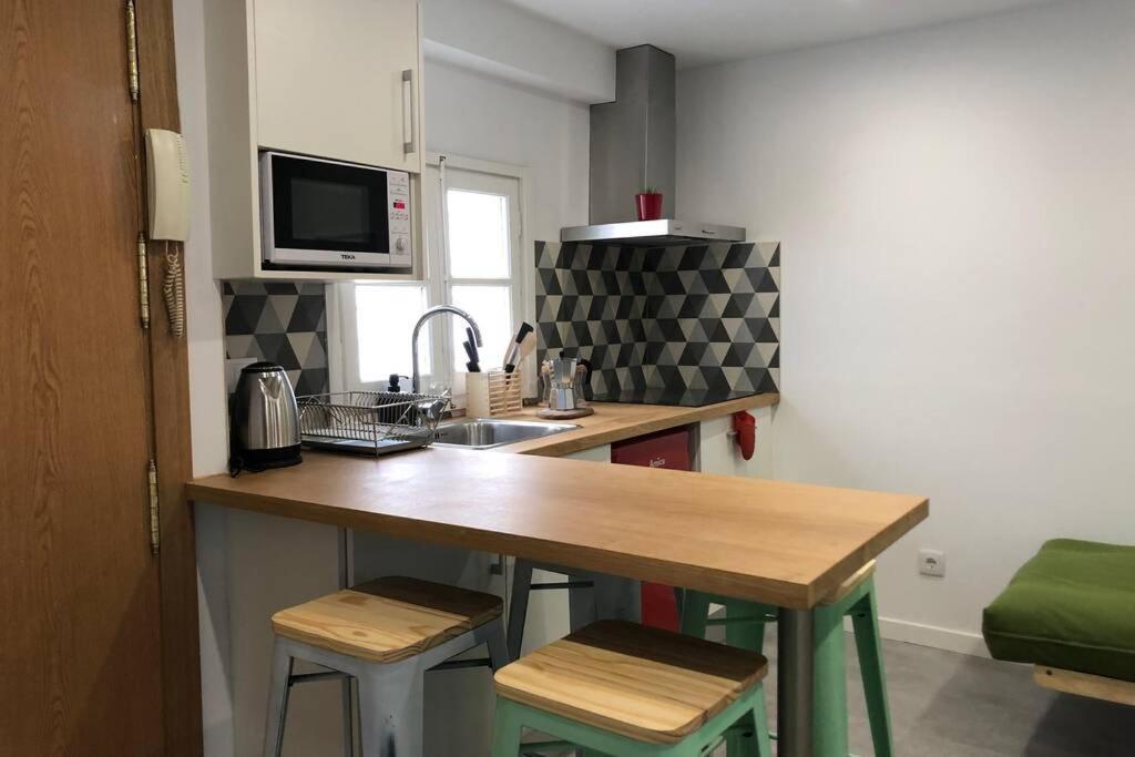 M3 Terrace. Cool Apartment 15 Min Center By Metro Esplugues de Llobregat Luaran gambar