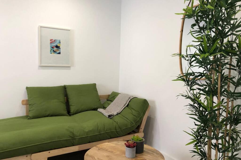 M3 Terrace. Cool Apartment 15 Min Center By Metro Esplugues de Llobregat Luaran gambar