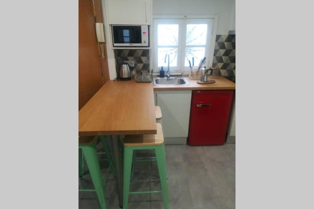 M3 Terrace. Cool Apartment 15 Min Center By Metro Esplugues de Llobregat Luaran gambar