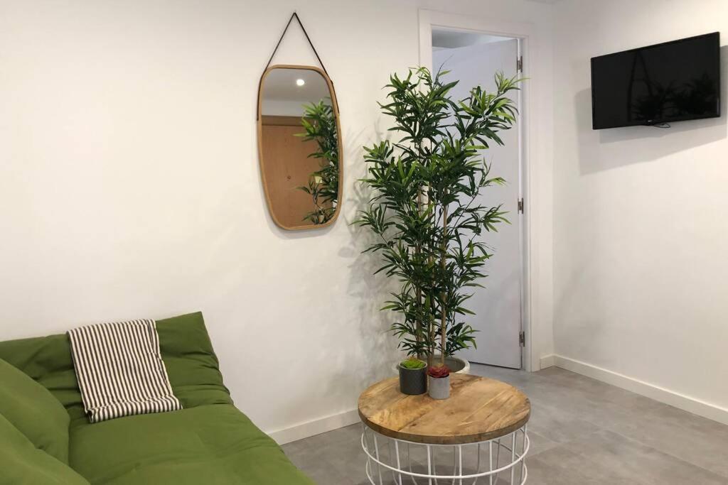 M3 Terrace. Cool Apartment 15 Min Center By Metro Esplugues de Llobregat Luaran gambar
